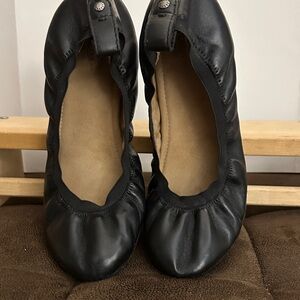 Bass Black Leather Flats